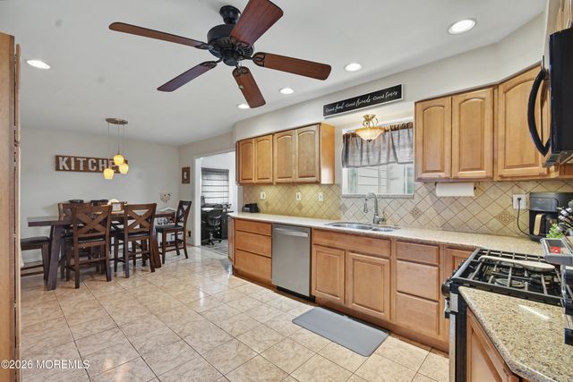 89 Essex Avenue, Hazlet, NJ 07734