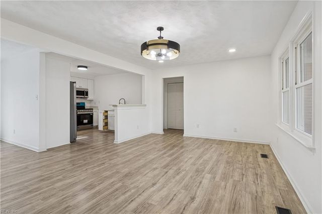 109 Opal DR, Newport News, VA 23602