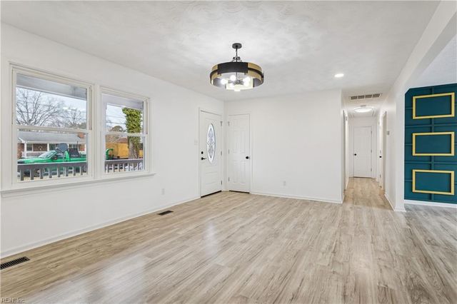 109 Opal DR, Newport News, VA 23602