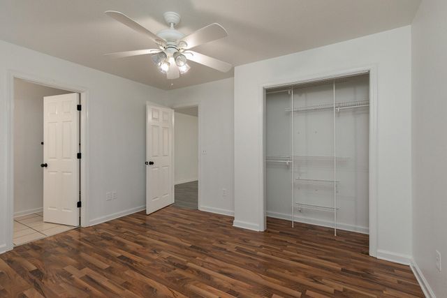 3820 N Royal Mountain Lane, Bolivar, MO 65613