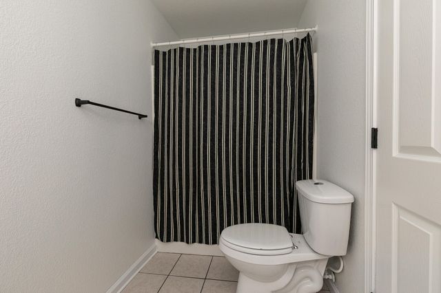 3820 N Royal Mountain Lane, Bolivar, MO 65613