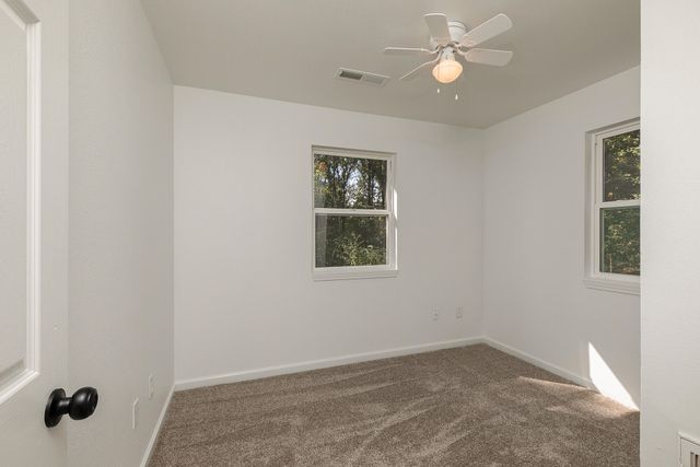 3820 N Royal Mountain Lane, Bolivar, MO 65613