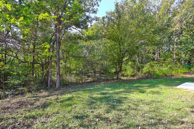 3820 N Royal Mountain Lane, Bolivar, MO 65613