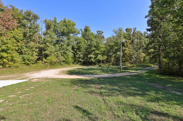 3820 N Royal Mountain Lane, Bolivar, MO 65613