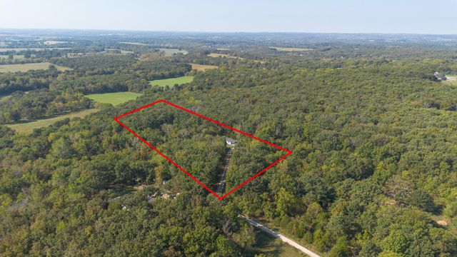 3820 N Royal Mountain Lane, Bolivar, MO 65613