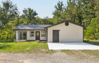 3820 N Royal Mountain Lane, Bolivar, MO 65613