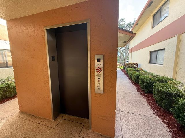 15401 Pembridge Avenue 38, Delray Beach, FL 33484