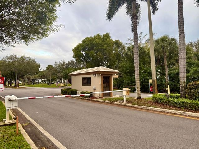 15401 Pembridge Avenue 38, Delray Beach, FL 33484