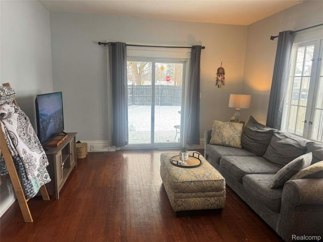 200 Tuscola Road, Bay City, MI 48708