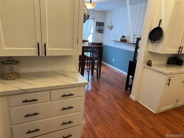 200 Tuscola Road, Bay City, MI 48708