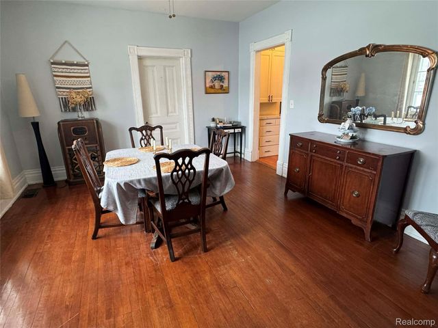 200 Tuscola Road, Bay City, MI 48708