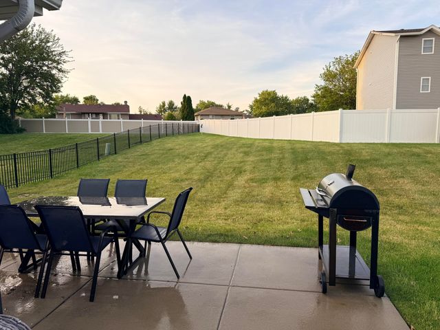 4248 W 77th Avenue, Merrillville, IN 46410