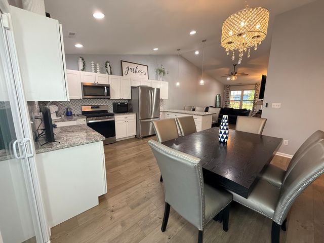 4248 W 77th Avenue, Merrillville, IN 46410