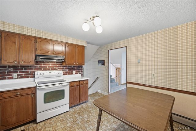 169 Cranwood Drive, West Seneca, NY 14224