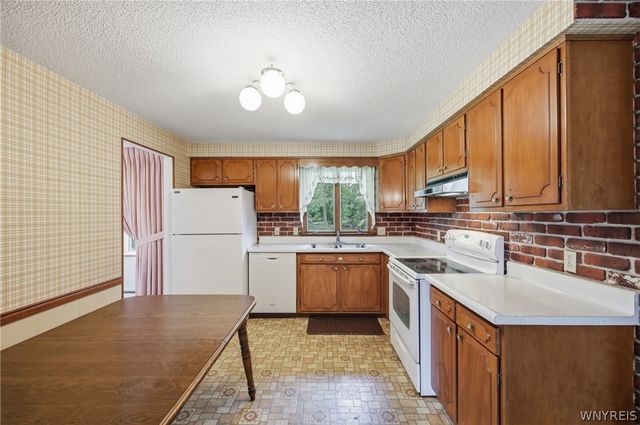 169 Cranwood Drive, West Seneca, NY 14224