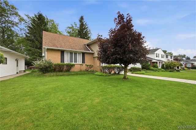 169 Cranwood Drive, West Seneca, NY 14224
