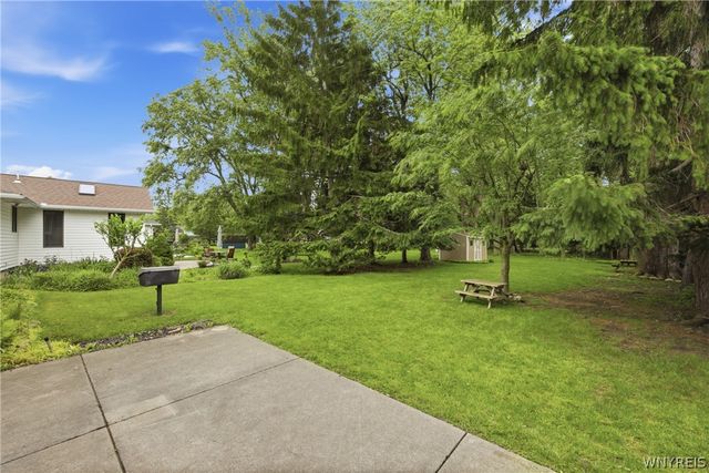 169 Cranwood Drive, West Seneca, NY 14224