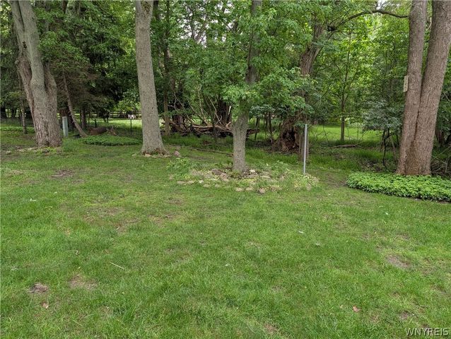 169 Cranwood Drive, West Seneca, NY 14224