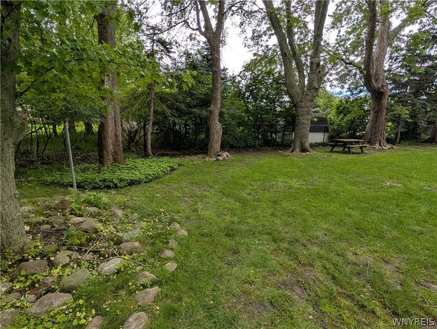169 Cranwood Drive, West Seneca, NY 14224
