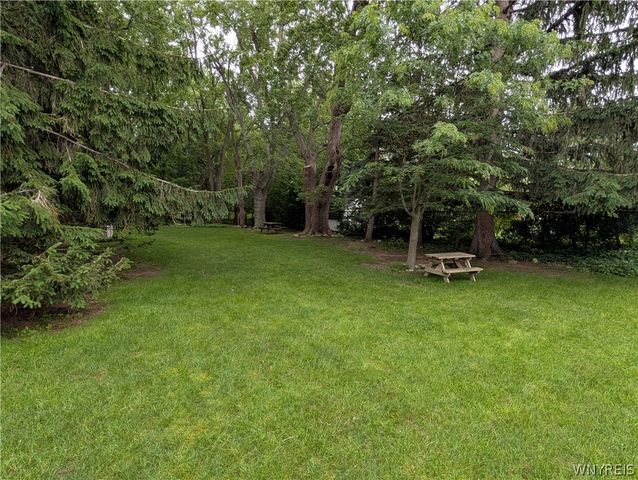 169 Cranwood Drive, West Seneca, NY 14224