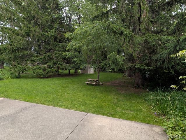 169 Cranwood Drive, West Seneca, NY 14224