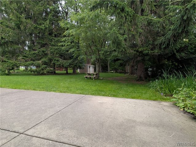 169 Cranwood Drive, West Seneca, NY 14224