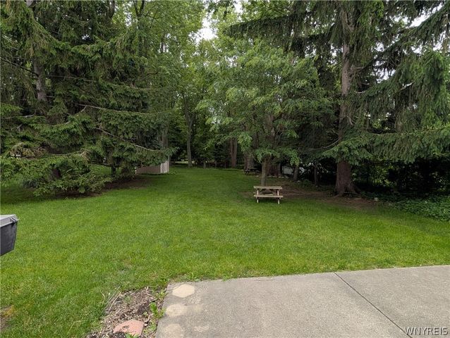 169 Cranwood Drive, West Seneca, NY 14224