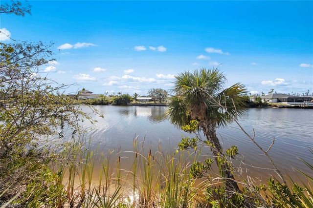4110 27th ST, Cape Coral, FL 33993