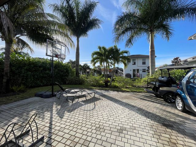 276 N Cortez Drive 276, Margate, FL 33068