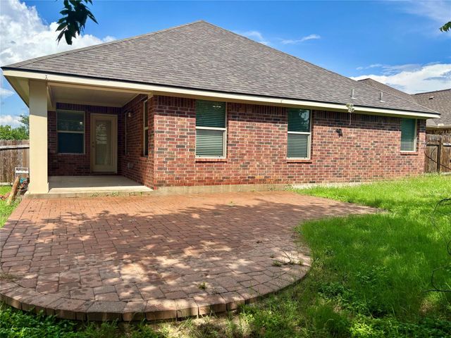 909 Coulee DR, Leander, TX 78641