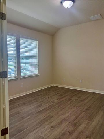 909 Coulee DR, Leander, TX 78641