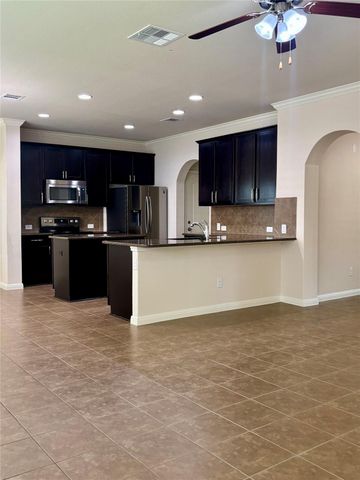 909 Coulee DR, Leander, TX 78641