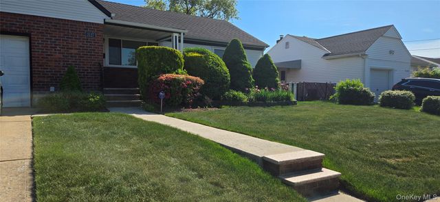 2127 Leighton Road, Elmont, NY 11003