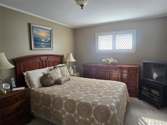 2127 Leighton Road, Elmont, NY 11003