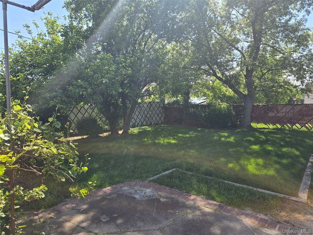 2127 Leighton Road, Elmont, NY 11003