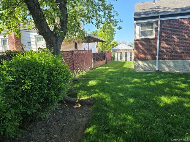 2127 Leighton Road, Elmont, NY 11003