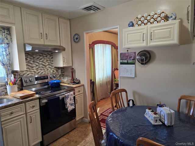 2127 Leighton Road, Elmont, NY 11003