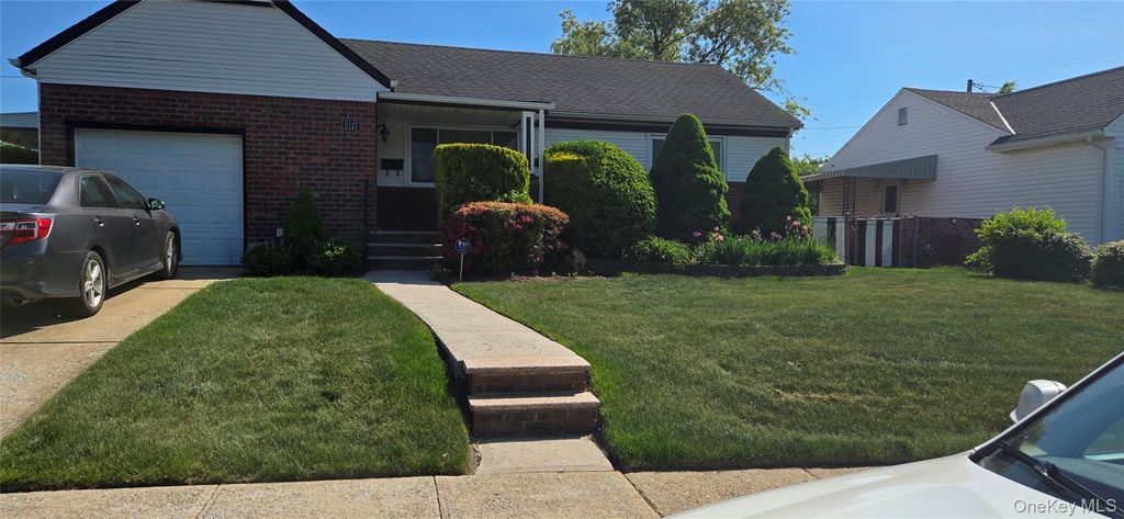 2127 Leighton Road, Elmont, NY 11003