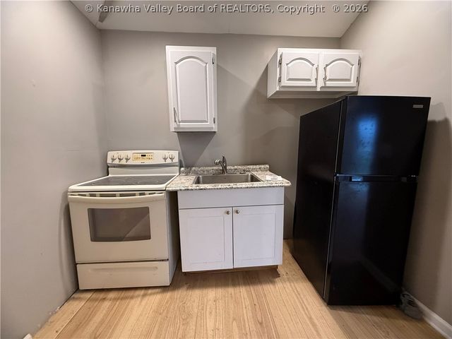 1303 Fletcher Avenue, Dunbar, WV 25064