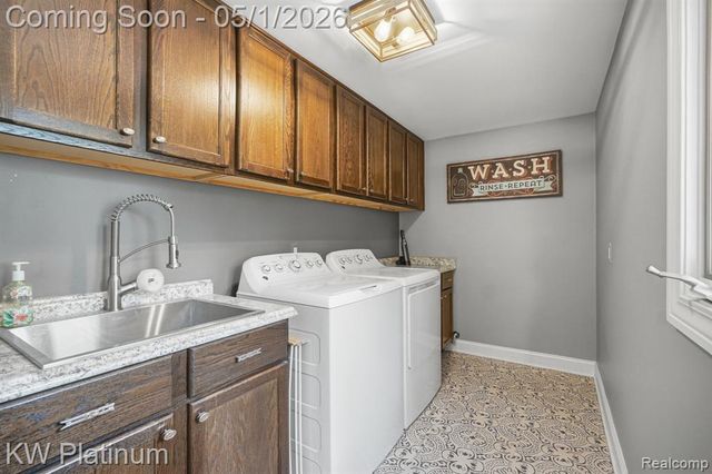 2739 Riverside Drive, Port Huron, MI 48060
