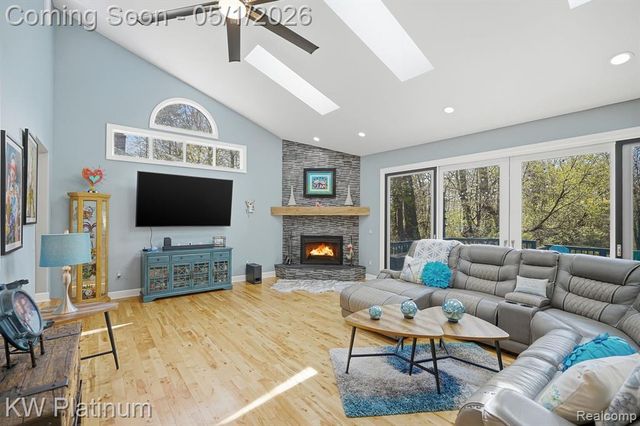 2739 Riverside Drive, Port Huron, MI 48060