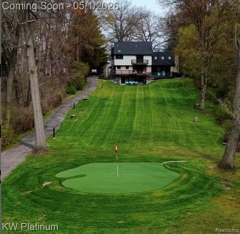 2739 Riverside Drive, Port Huron, MI 48060