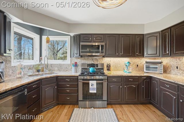 2739 Riverside Drive, Port Huron, MI 48060