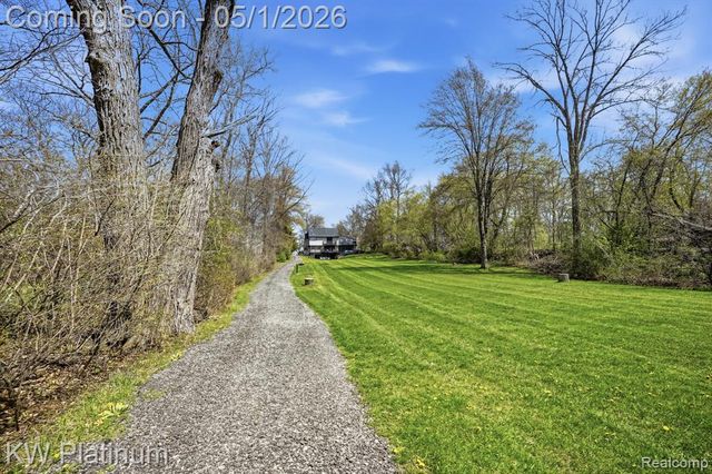 2739 Riverside Drive, Port Huron, MI 48060