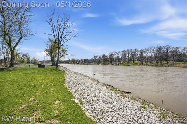 2739 Riverside Drive, Port Huron, MI 48060