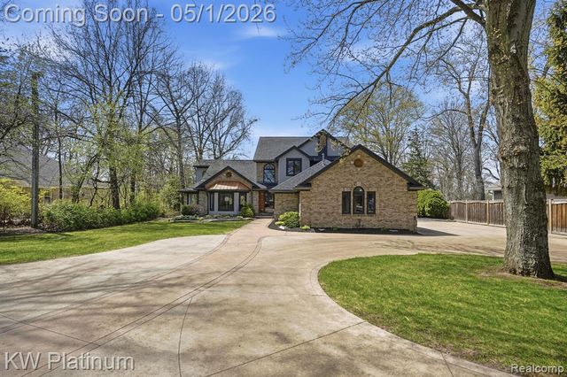 2739 Riverside Drive, Port Huron, MI 48060