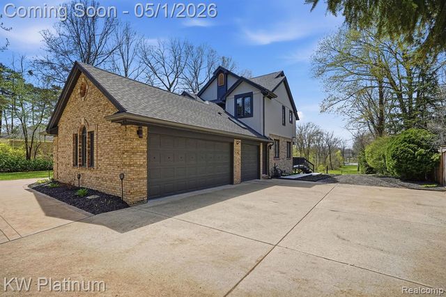 2739 Riverside Drive, Port Huron, MI 48060