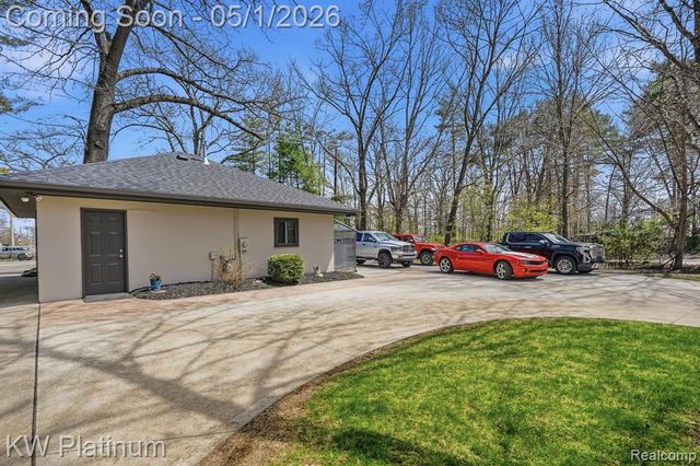 2739 Riverside Drive, Port Huron, MI 48060