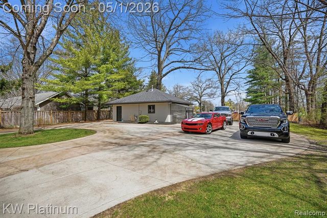 2739 Riverside Drive, Port Huron, MI 48060