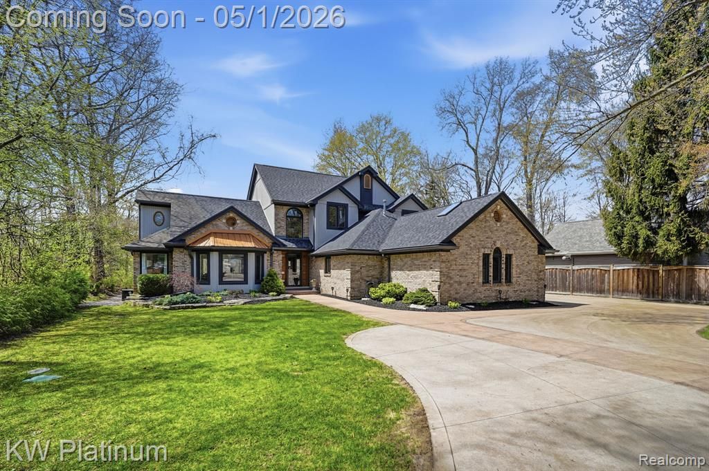 2739 Riverside Drive, Port Huron, MI 48060